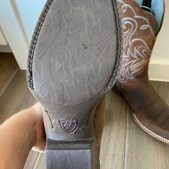 Ariat boots - Picture 3 of 4